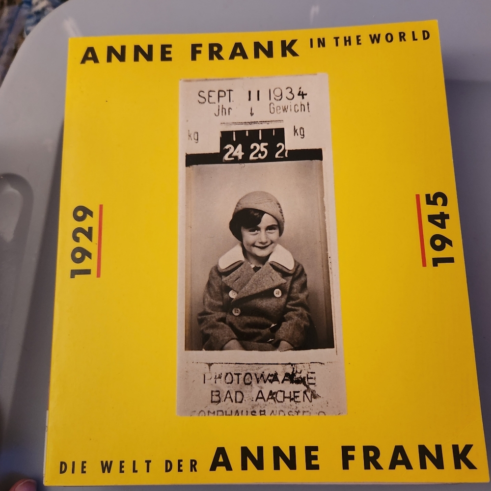 Book Anne Frank in the World